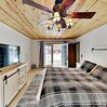 Charming Mountain & Lake Getaway Private Hot Tub 2 Bedroom Home