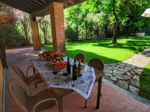 Farmhouse With 2 Apartments, Swimming Pool, Between Montepulciano and Trasimeno