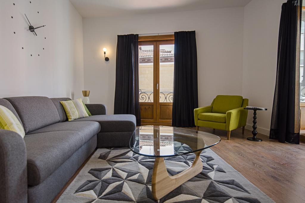 Фото B&b Apartamentos Madrid Centro Fuencarral 46