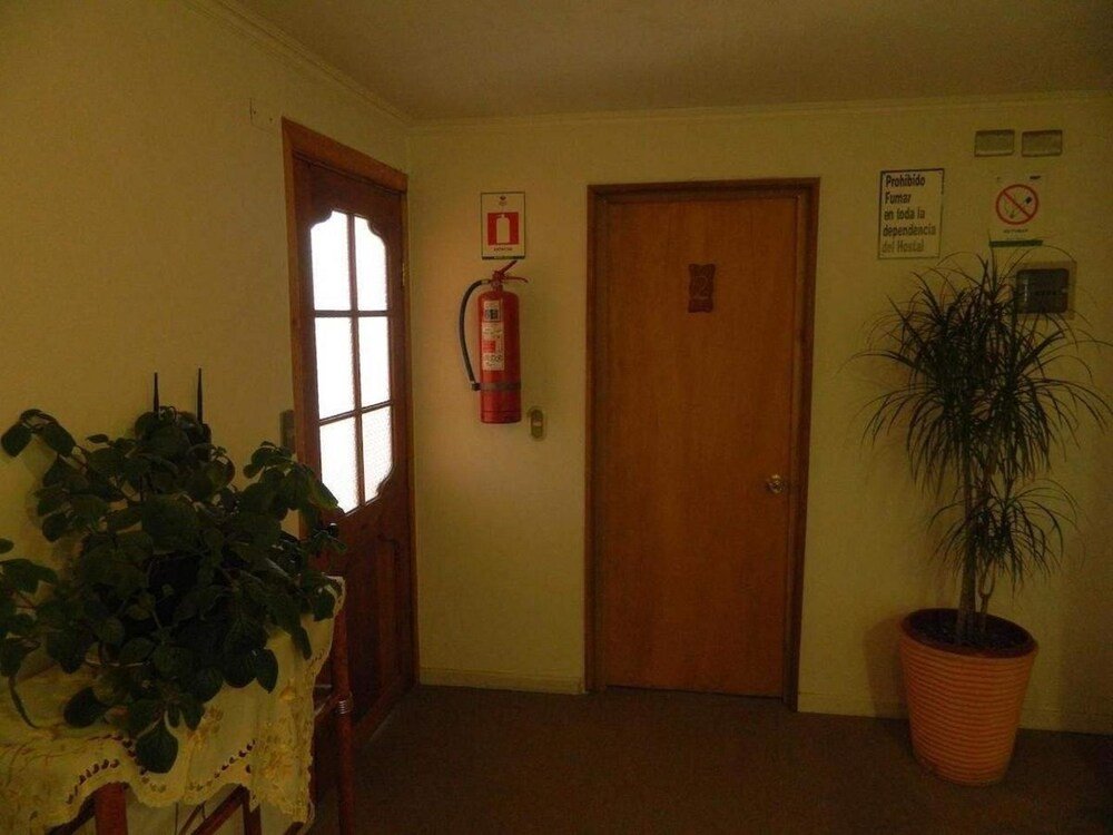 Фото Hostal Casa Familia