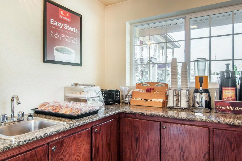 Фото Econo Lodge Eugene