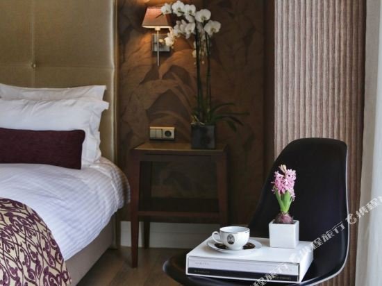 Фото The Y Hotel