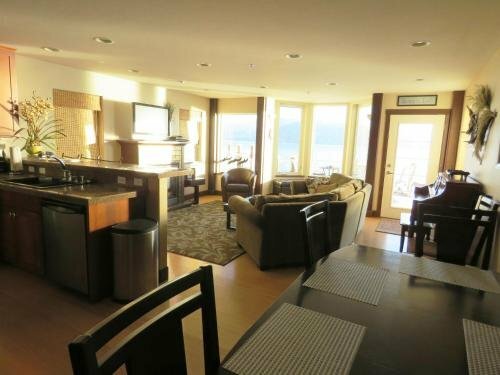 Гостиница Otter Beach Lodges в Хомере