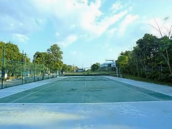 Фото Wh Hotel & Service Apartment