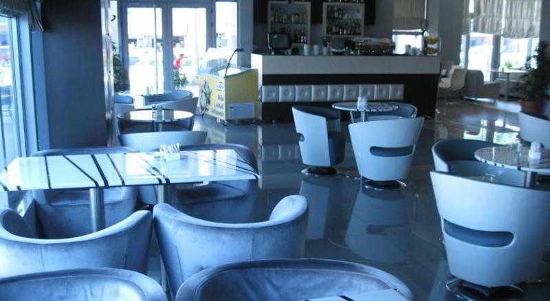 Фото Hotel Kompleksi Arifi