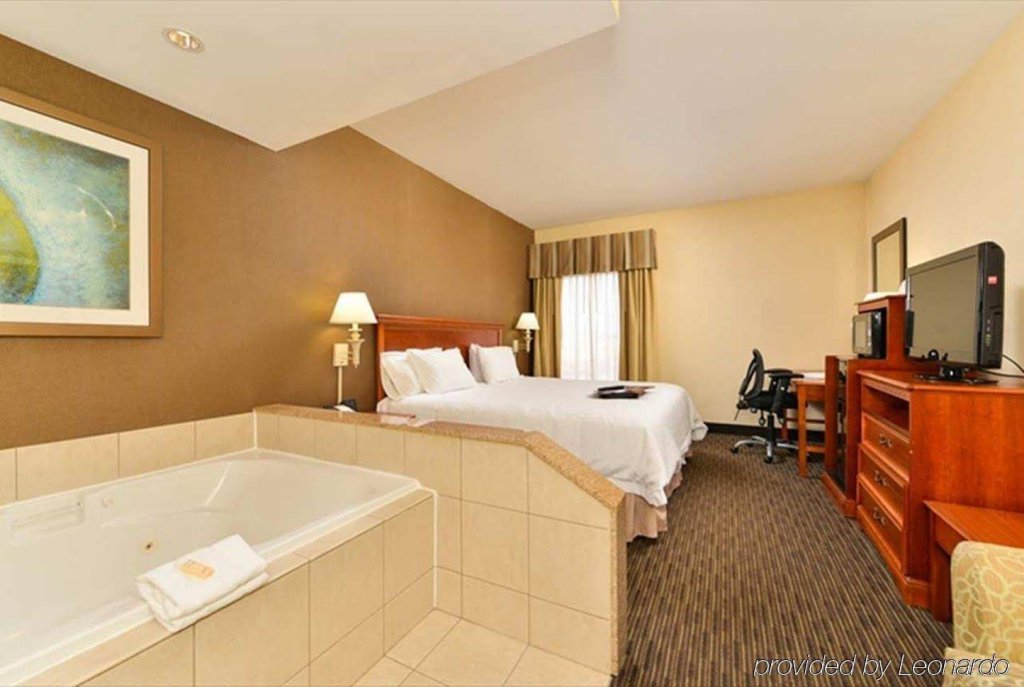 Фото Hampton Inn Linden