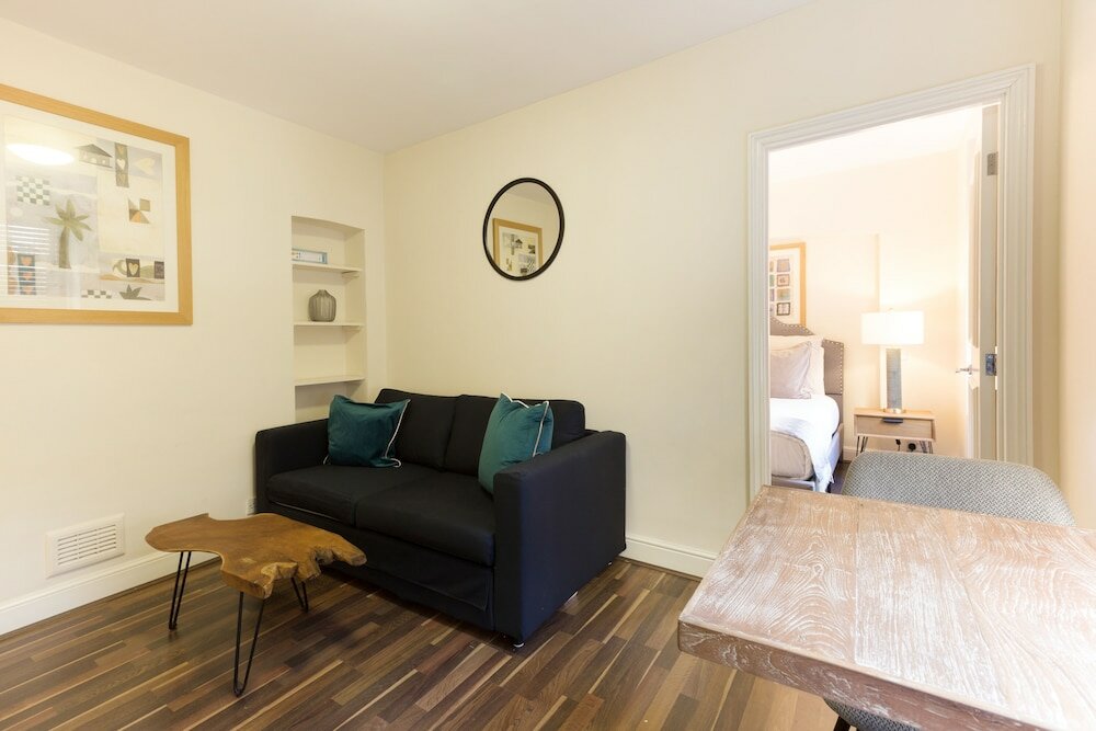 Фото Bright Apartment in Marble Arch by Allô Housing