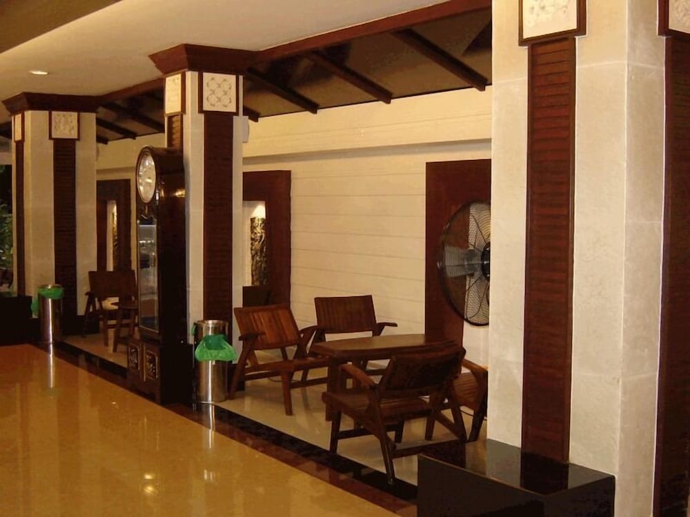 Фото Rambuttri House