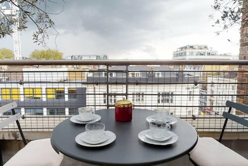 Short let - Penthouse Apartment With West-facing Terrace