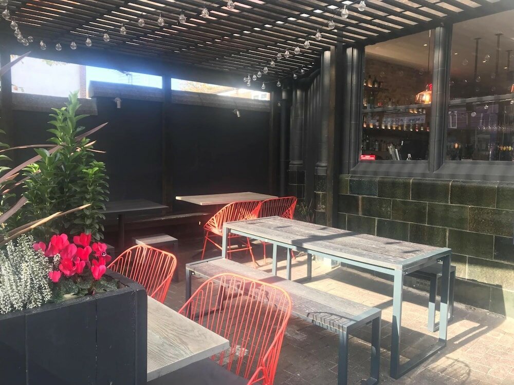 Фото PubLove  The Crown Battersea