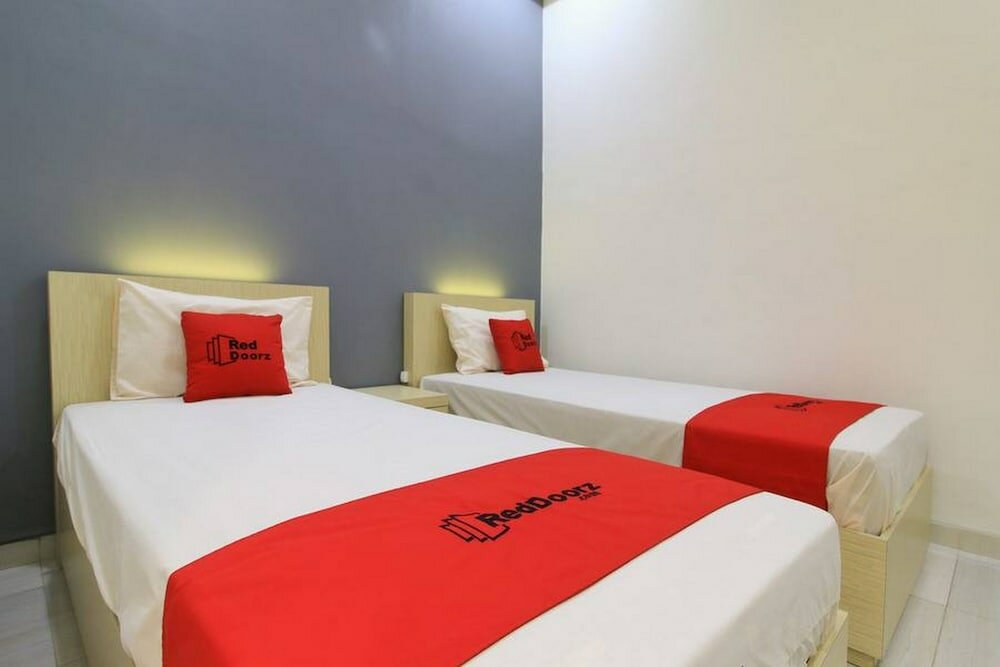 Фото RedDoorz near Klaten Train Station