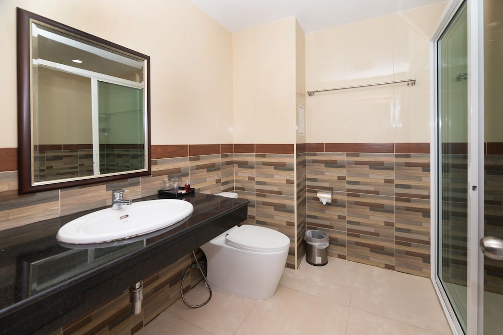 Фото Regenta Central Residency