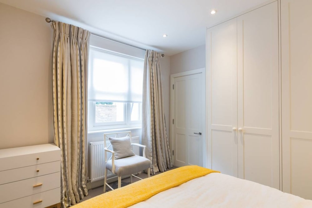 Фото Beautiful Brook Green 2 bed Flat, Close to Tube