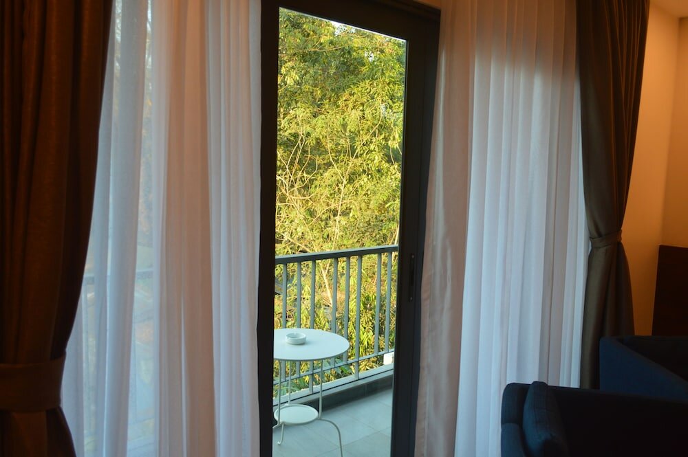 Фото Airport Avenue Hotel