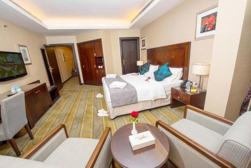 Фото Mercure Jeddah Al Hamra Salsabil Hotel