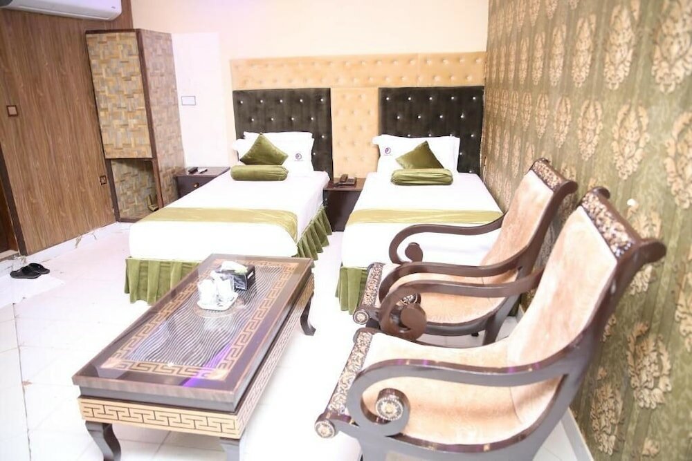 Фото Premier Inn Gulberg Lahore