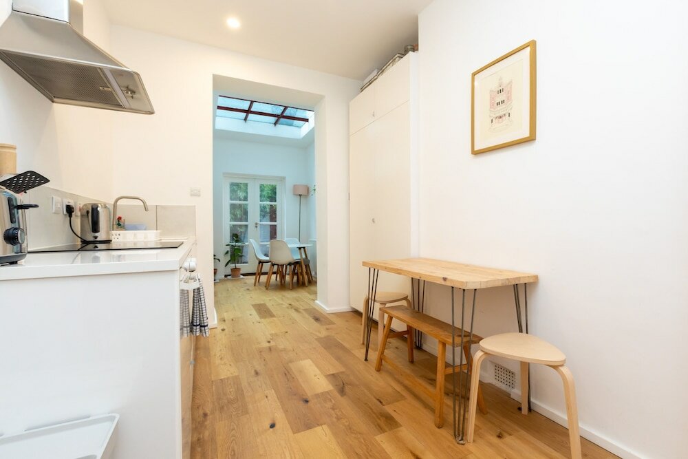Фото Stylish and Modern 1 Bedroom Flat in Whitechapel