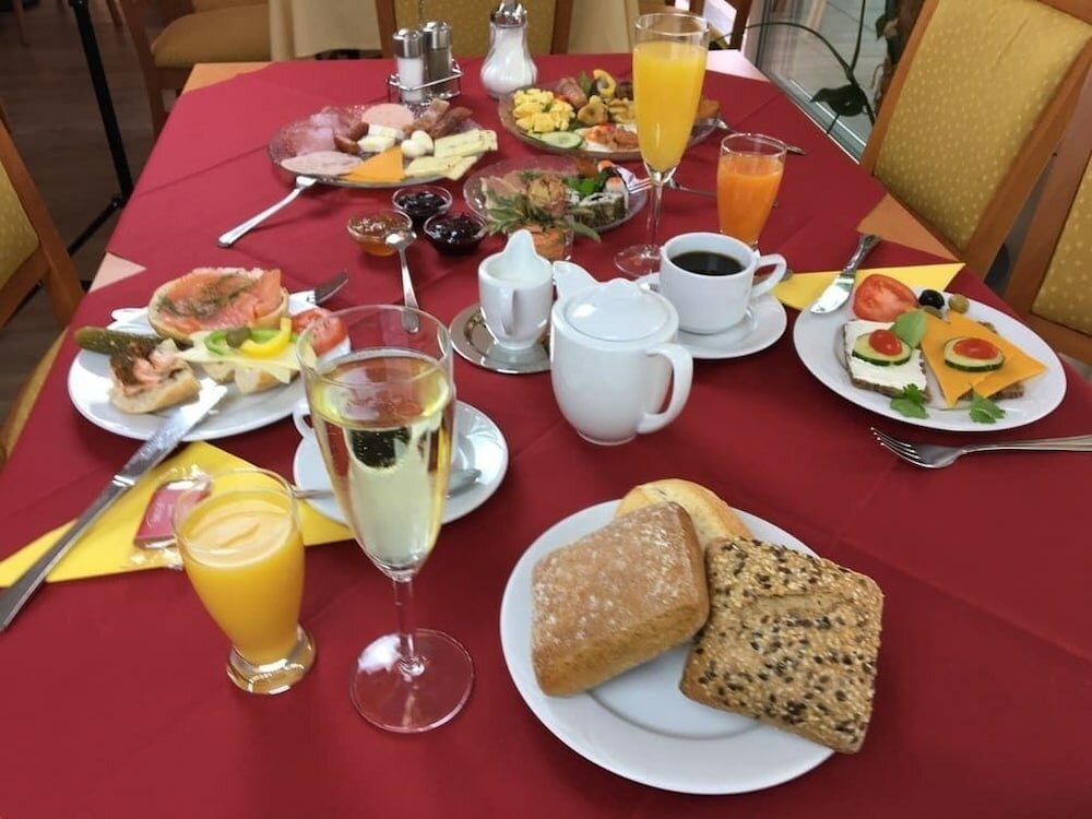 Фото Main Kinzig Hotel am Limes