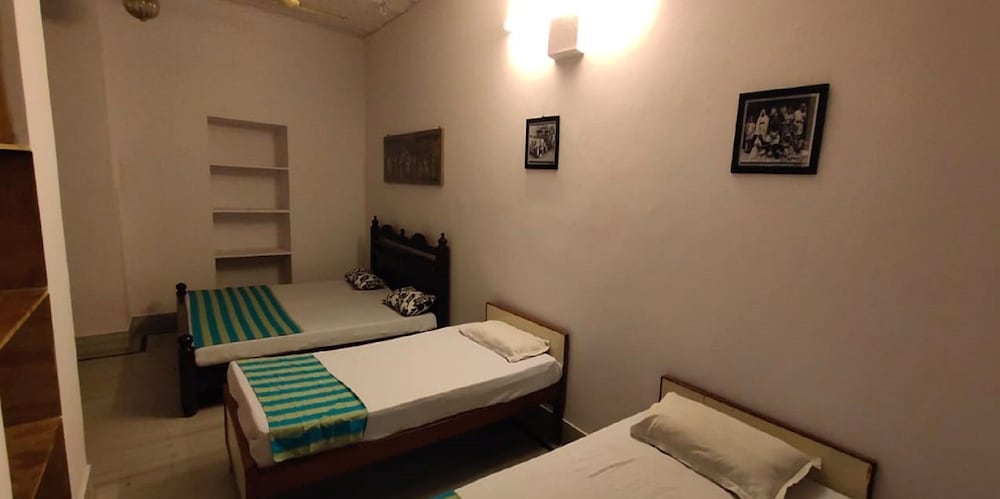 Фото Arya Haveli