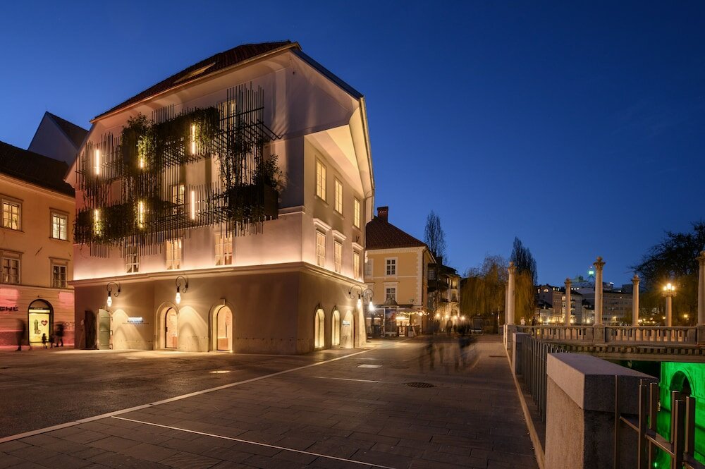 Фото Zlata Ladjica Boutique Hotel