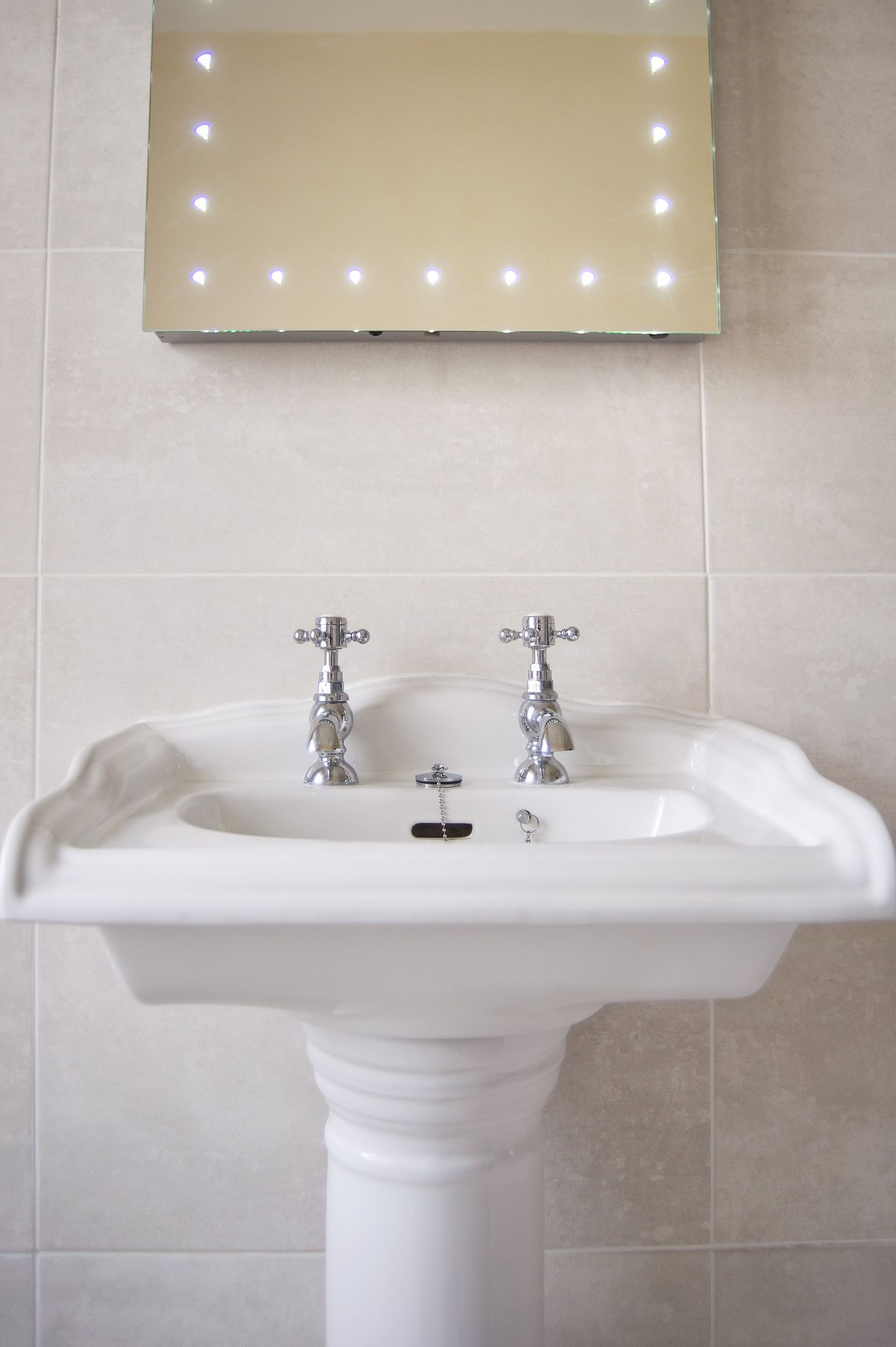 Фото Ednam House Hotel