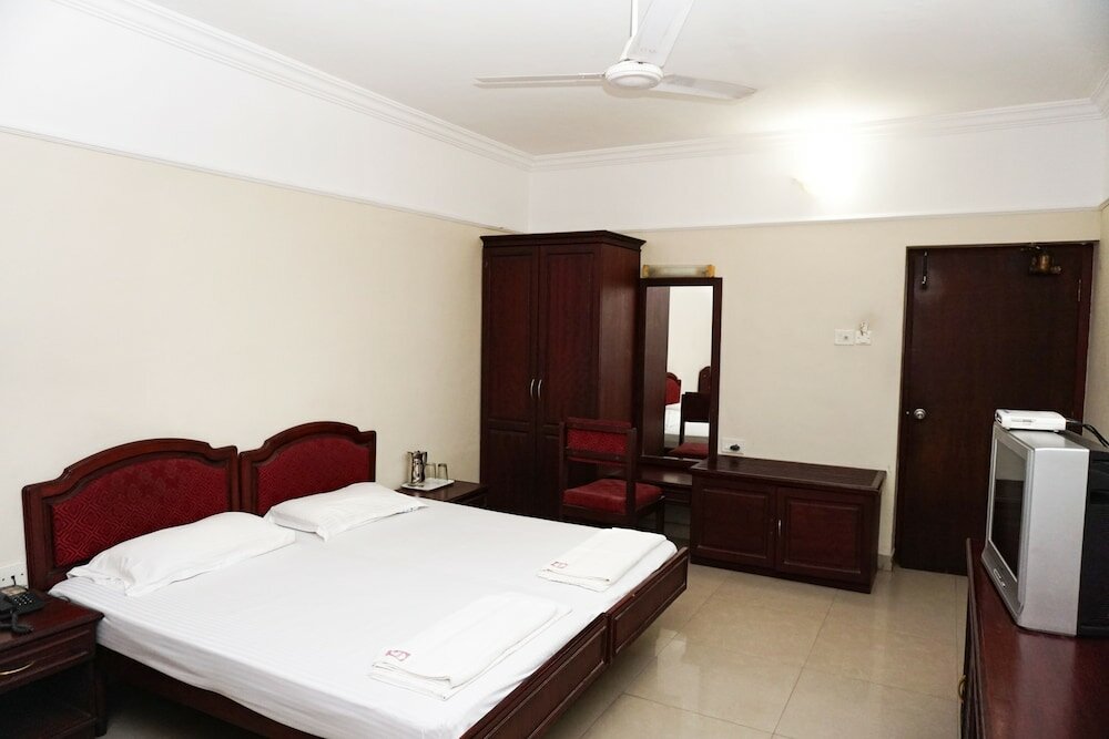 Фото Hotel Keerthi