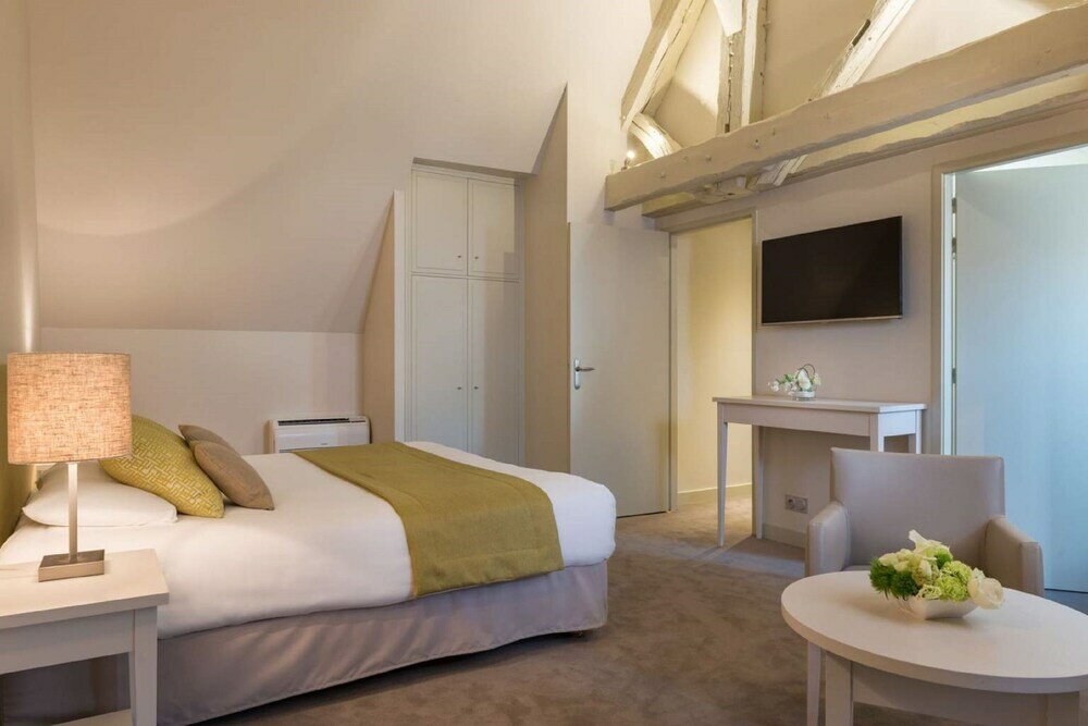 Фото Aux Vieux Remparts