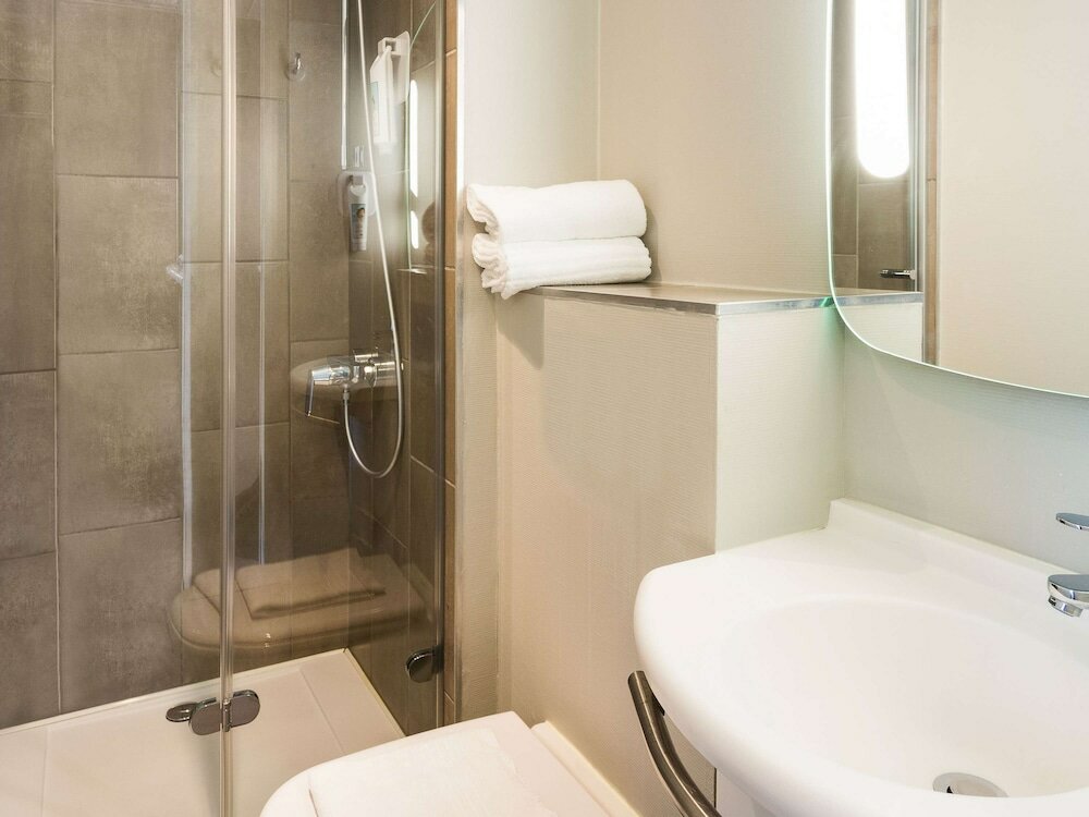 Фото Ibis Bordeaux Centre Gare Saint-Jean Euratlantique