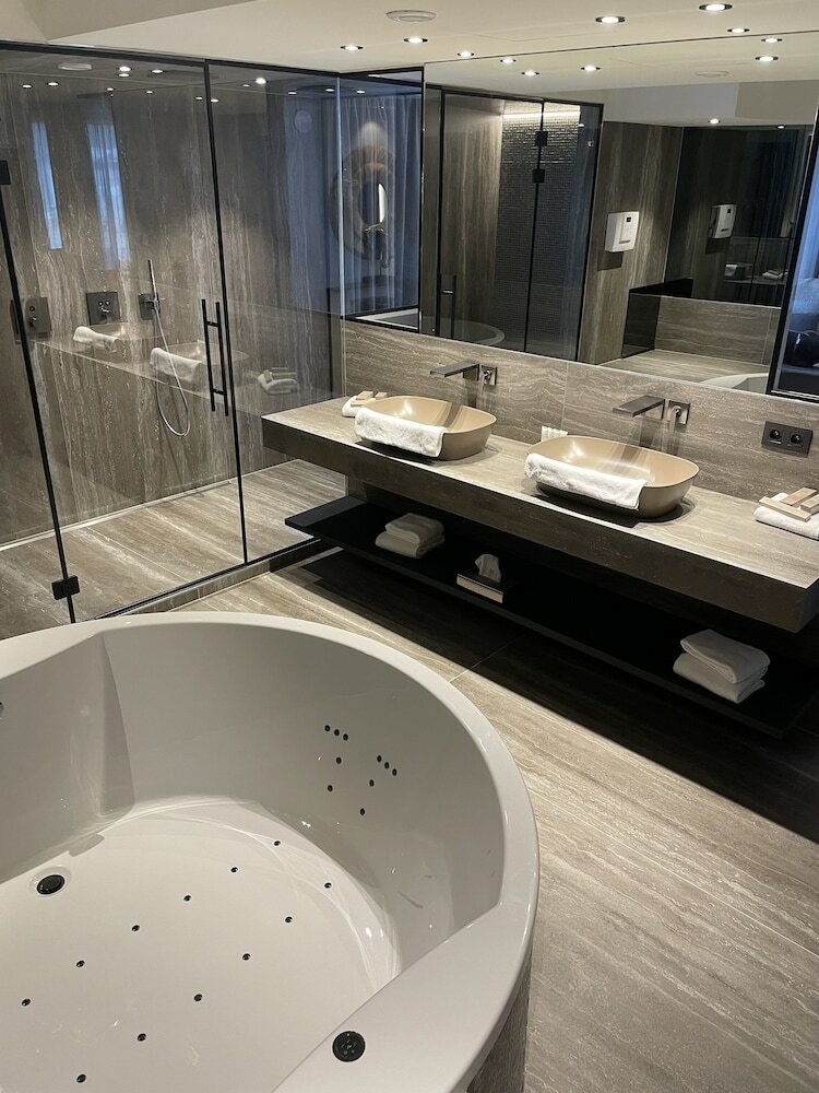 Фото Van Der Valk Hotel Mons Congres