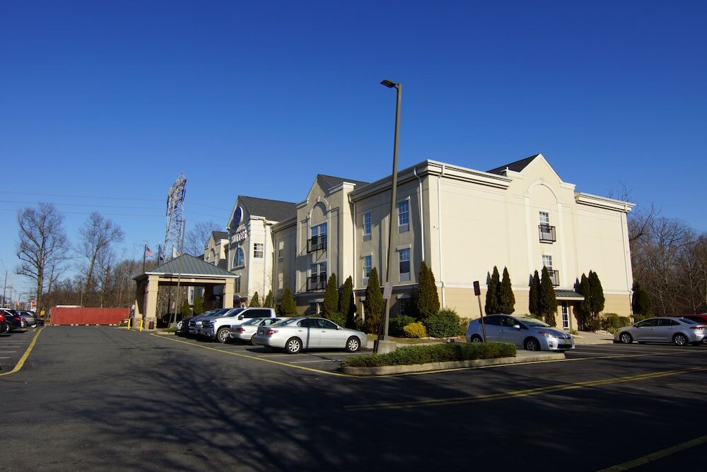 Фото Comfort Suites Near University