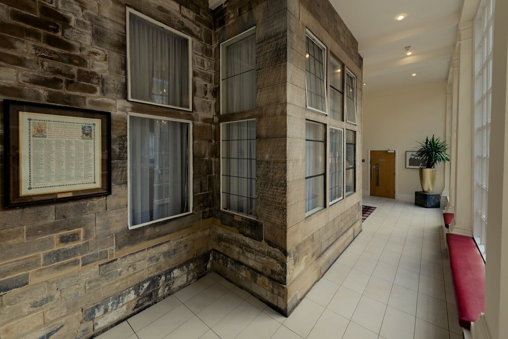 Фото Leopold Hotel