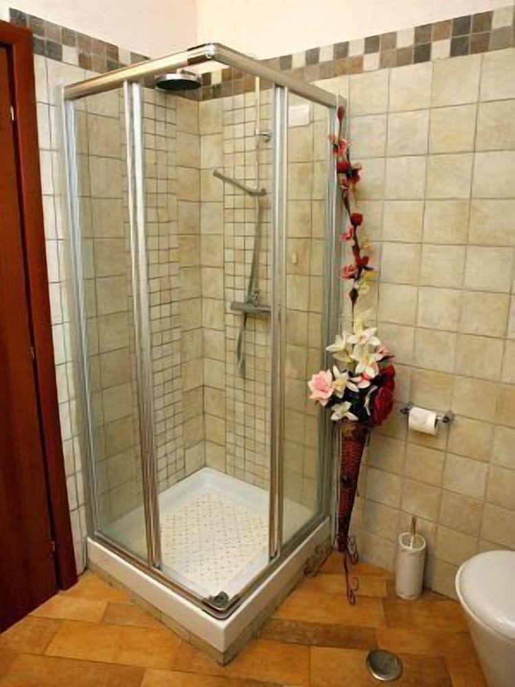 Фото Bed and Breakfast Luana Inn Airport