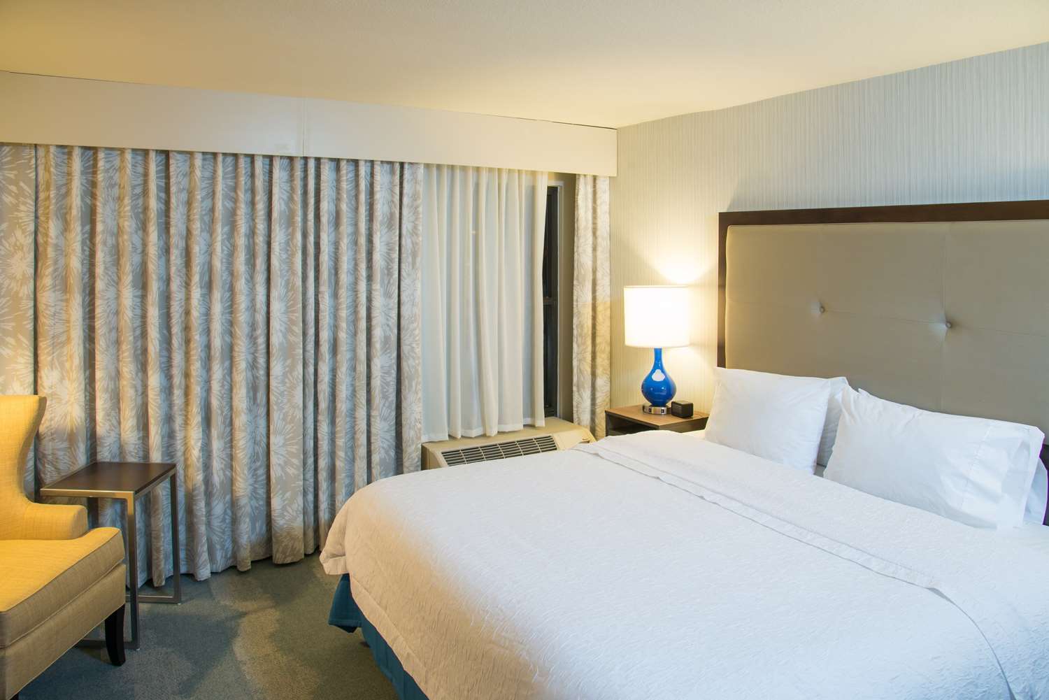 Фото Hampton Inn & Suites Jackson-Coliseum