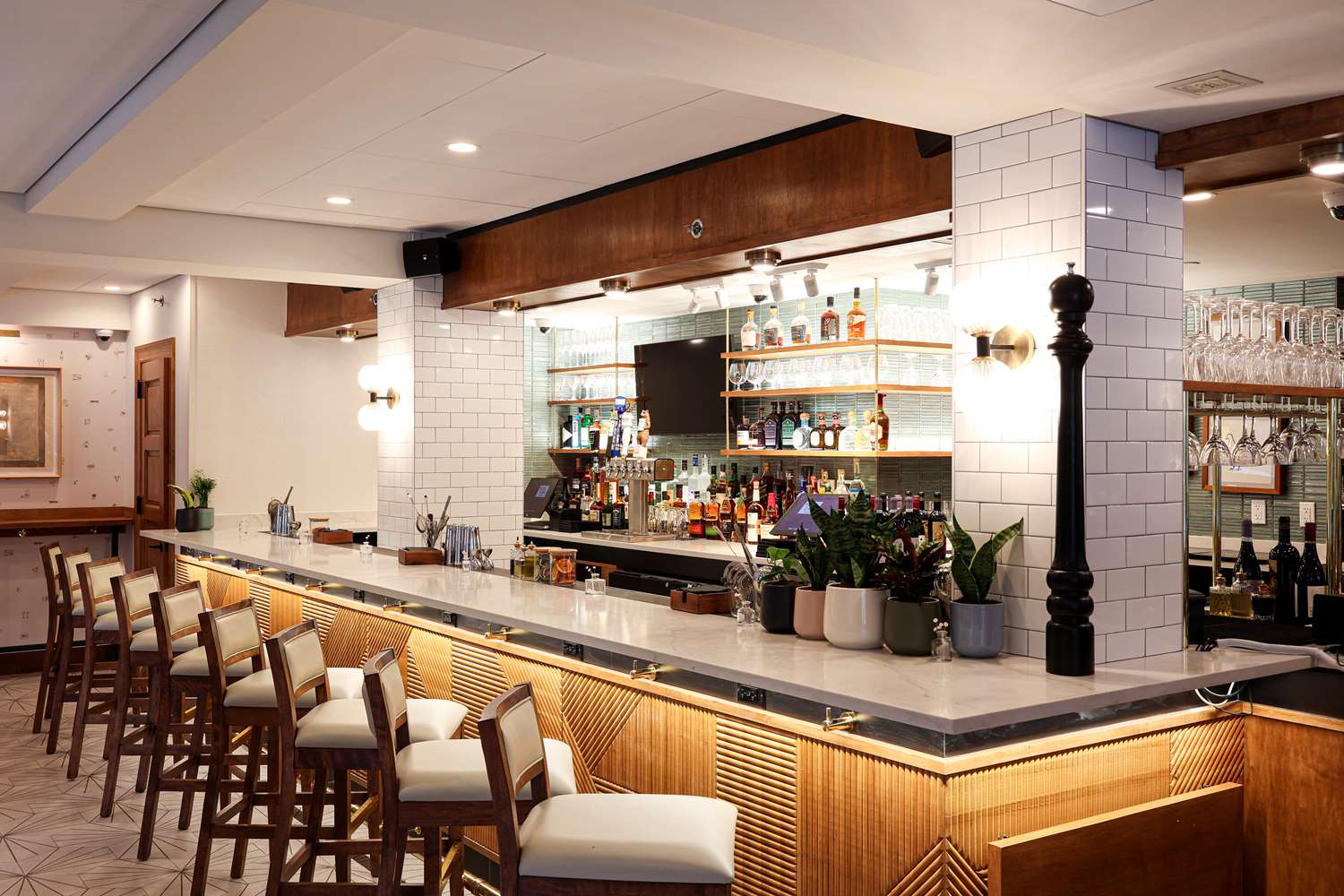 Фото Shelburne Hotel & Suites by Affinia