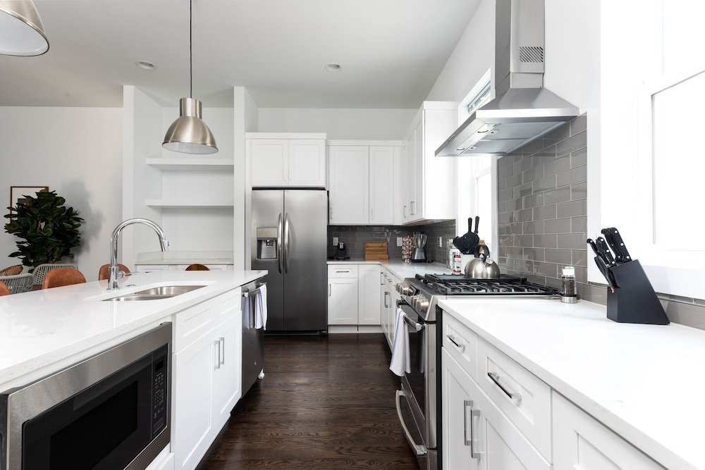 Фото Domio Sylvan Park Elegant 8br 2 Houses