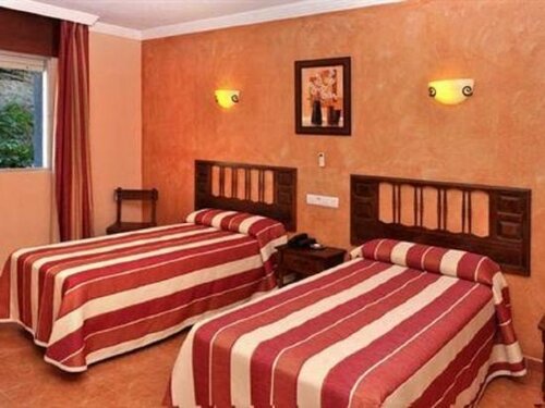 Гостиница Arrayanes Playa в Альмуньекаре