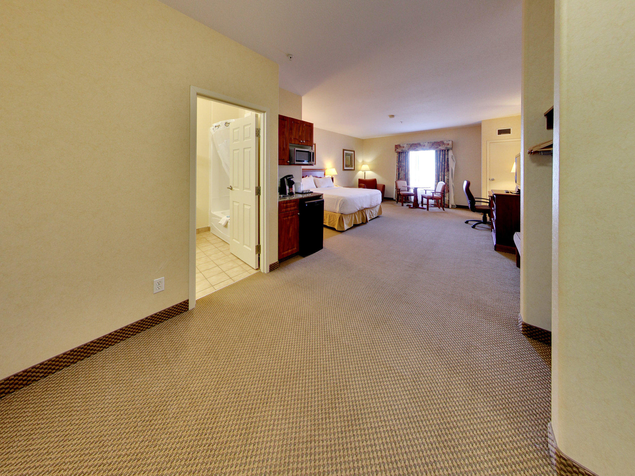 Фото Holiday Inn Express Edmonton-International Airport