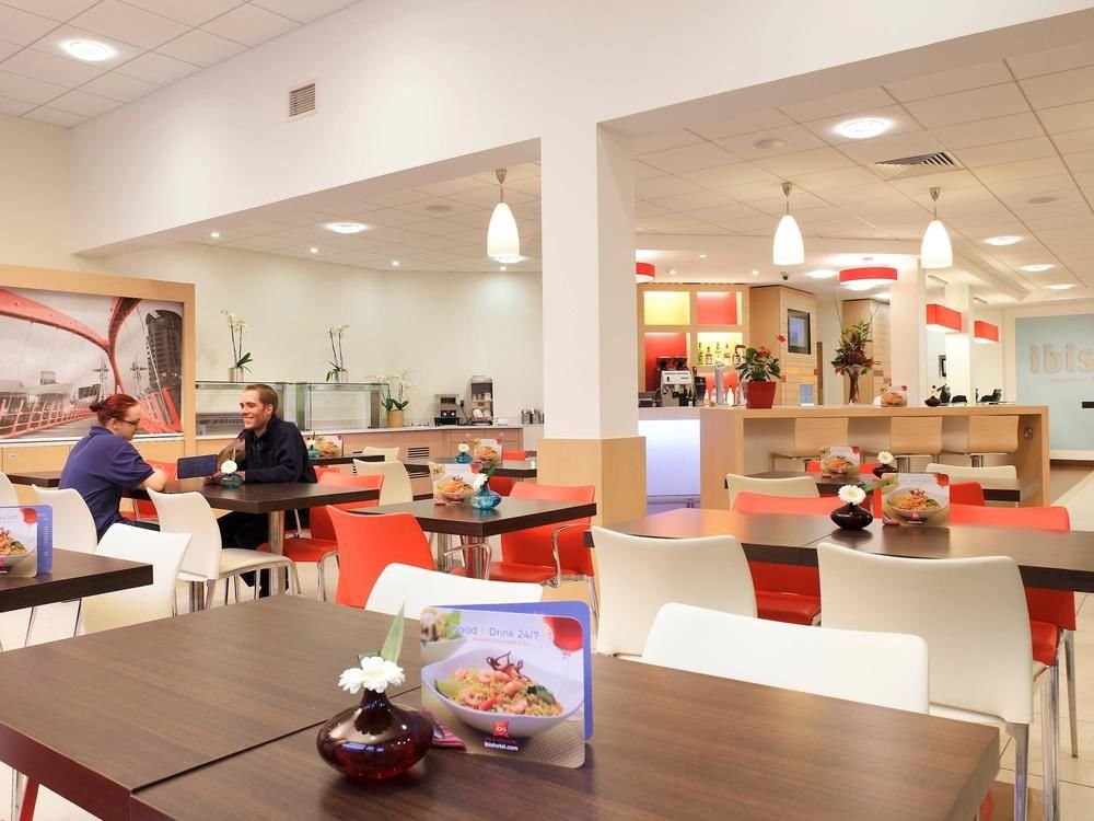 Фото Ibis Manchester Centre 96 Portland Street