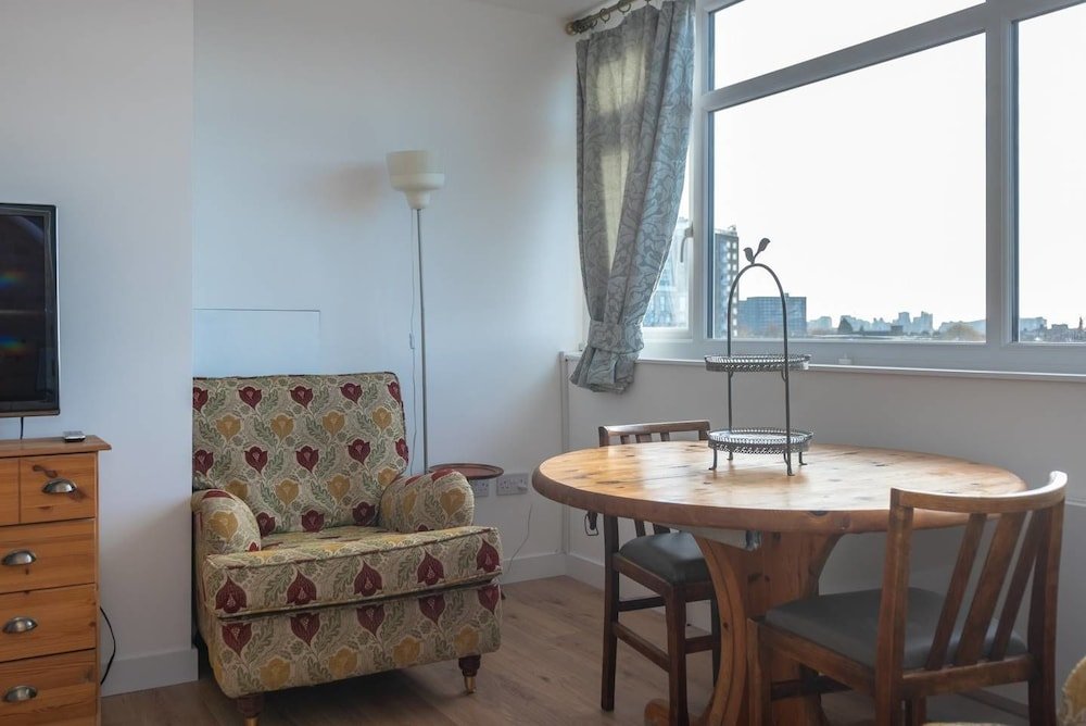 Фото Wonderful 2 bed by Queen's Park, for 6 Guests!