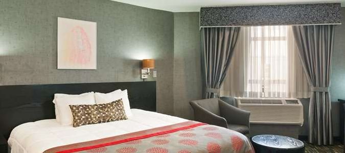 Фото Ramada Plaza by Wyndham West Hollywood Hotel & Suites