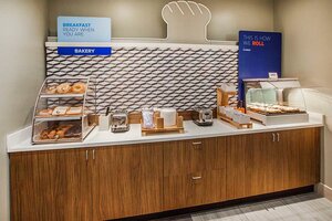Гостиница Holiday Inn Express Hotel & Suites Grand Forks, an Ihg Hotel
