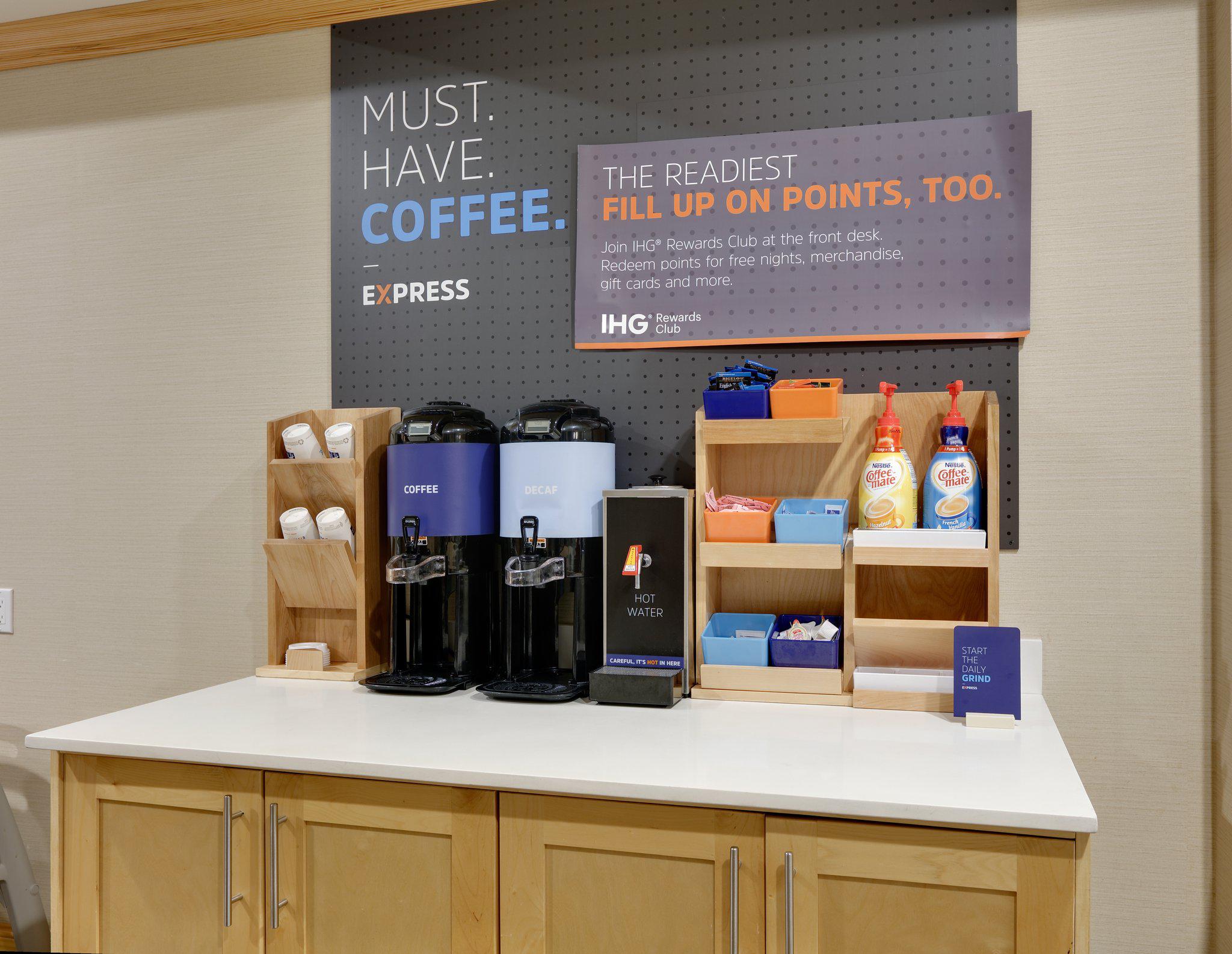 Фото Holiday Inn Express & Suites San Antonio - Brooks City Base, an Ihg Hotel