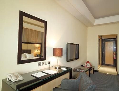 Фото Sunday Business Avenue