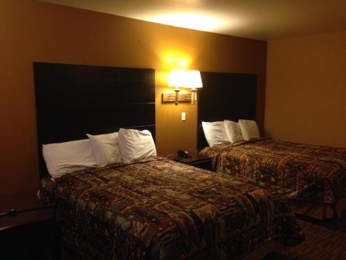 Фото Americas Best Value Inn Los Angeles at S Alvarado St