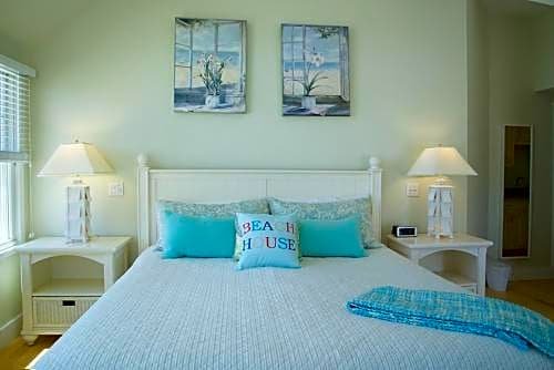 Фото Inn on the Beach