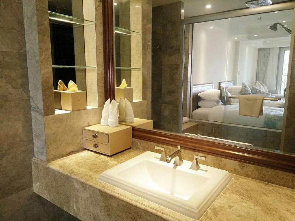 Фото Sanya Shanghai Huating Boutique Resort Hotel