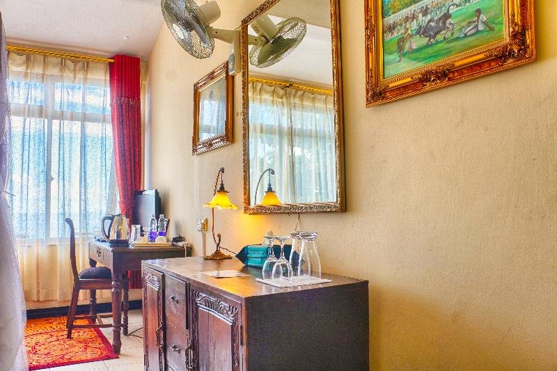 Фото Africa House Hotel