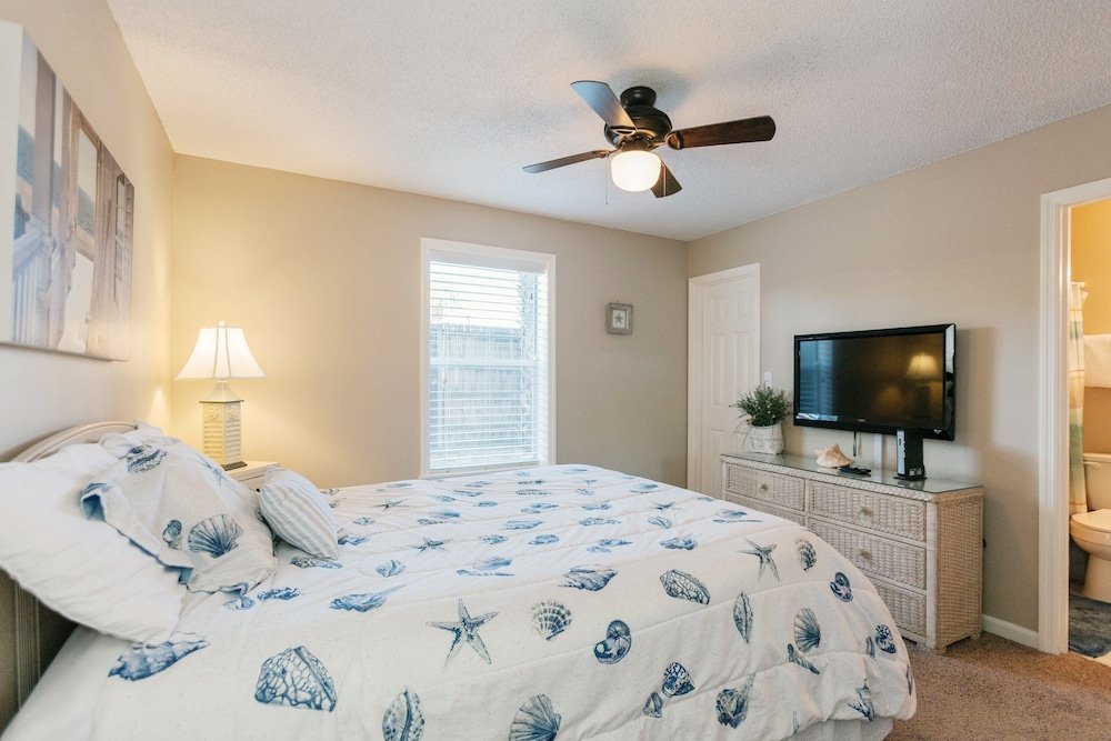 Фото 1st-Floor Condo Unit 113