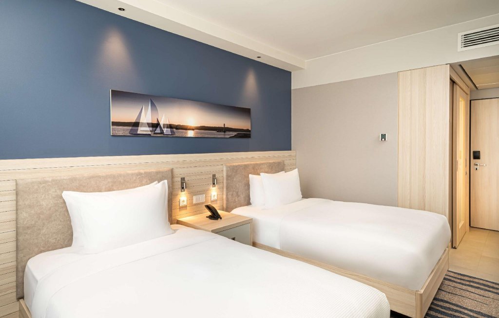 Фото Hampton by Hilton Kiel