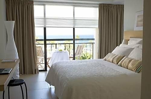 Гостиница Sentido Sandy Beach Hotel в Ларнаке